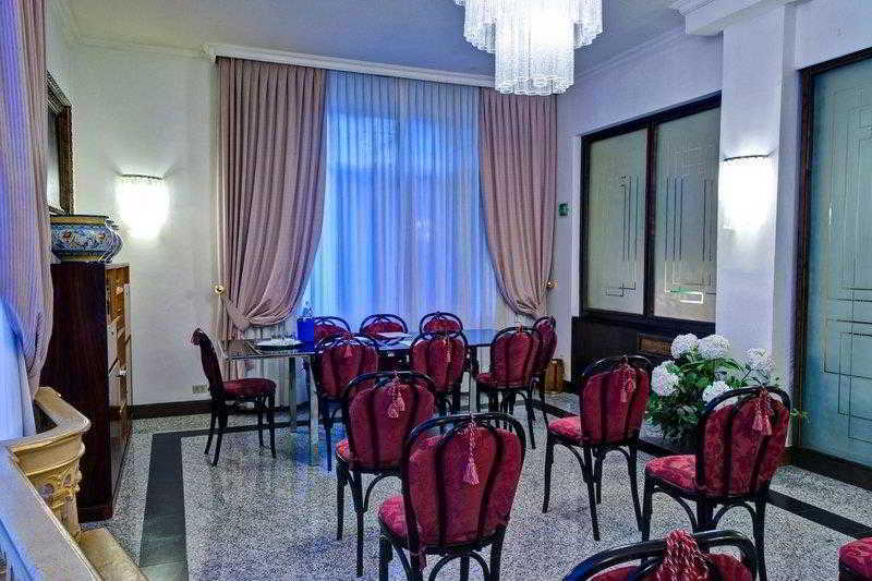 Hotel Mondial Rome Exterior photo